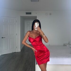 Chic Scarlet Mini Dress